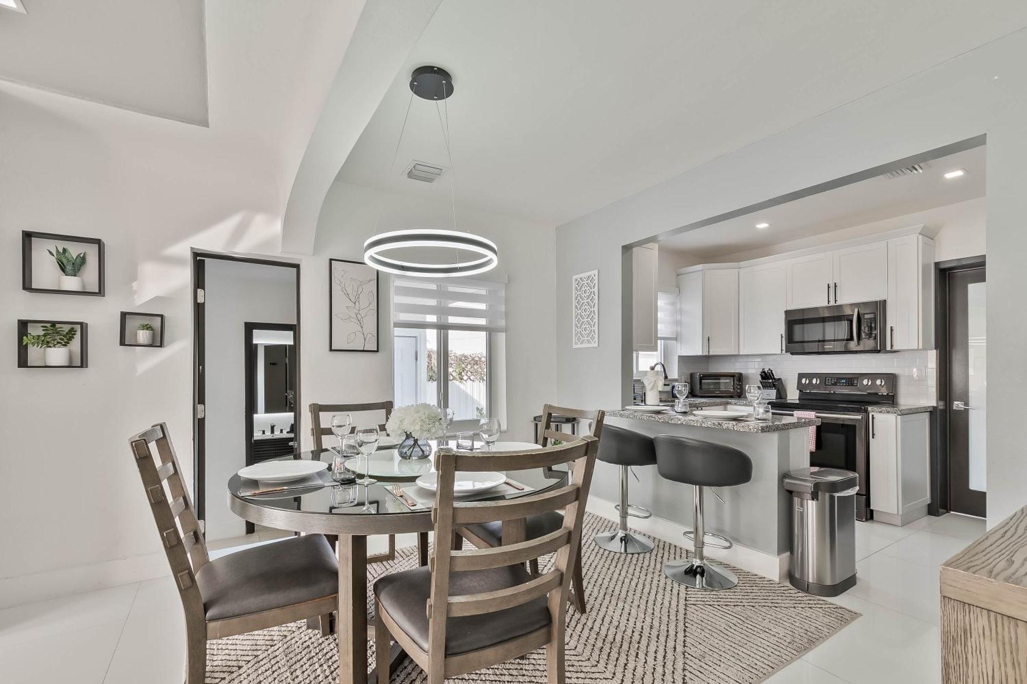 Casa Belle 3br W Pool & Bbq 10 Mins To *